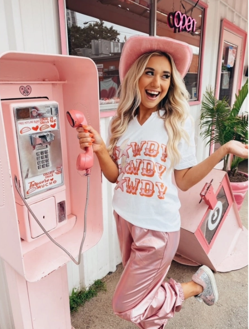Howdy Tee