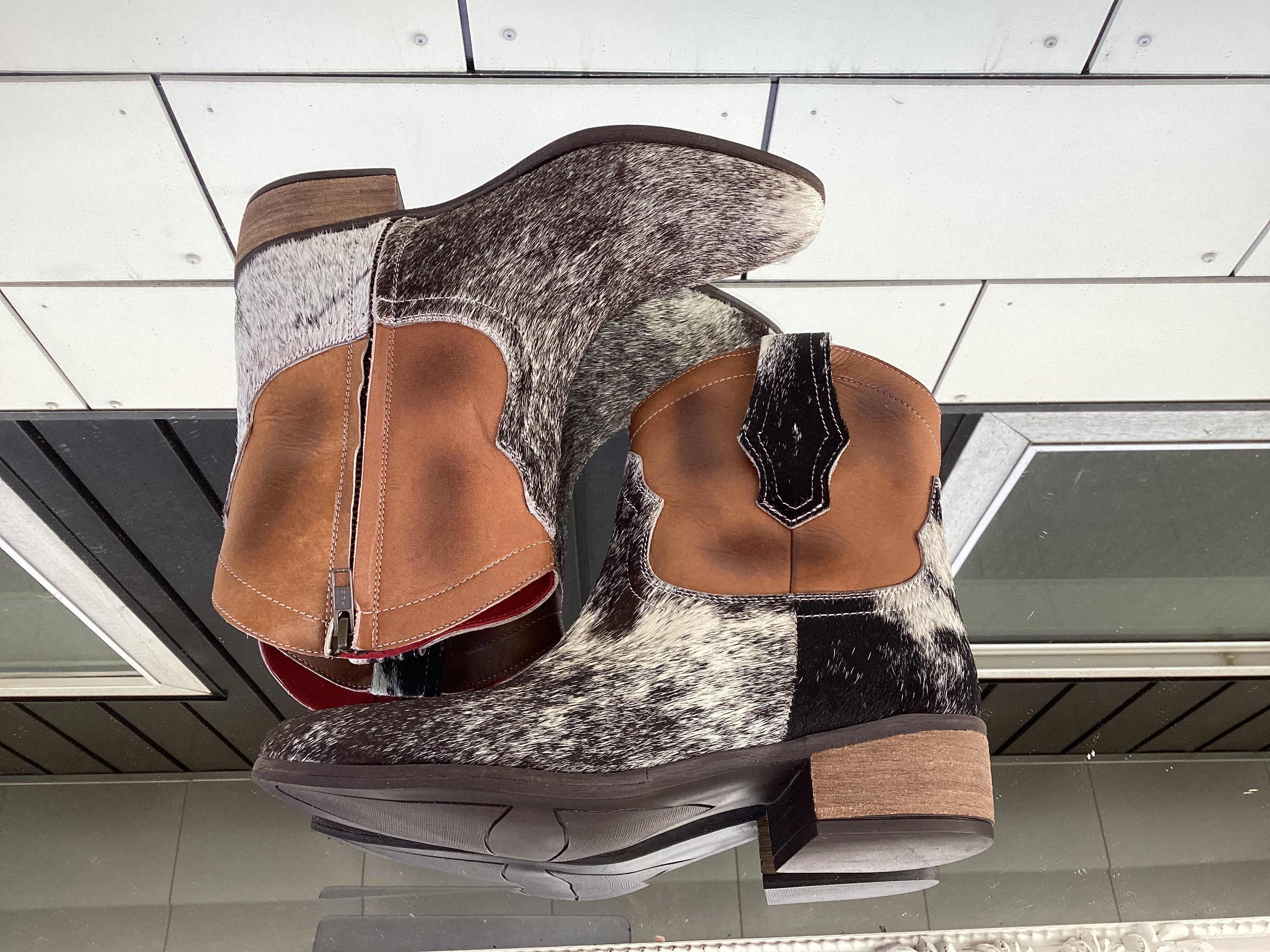 Johnny Boot Size 8.5 - Cindy