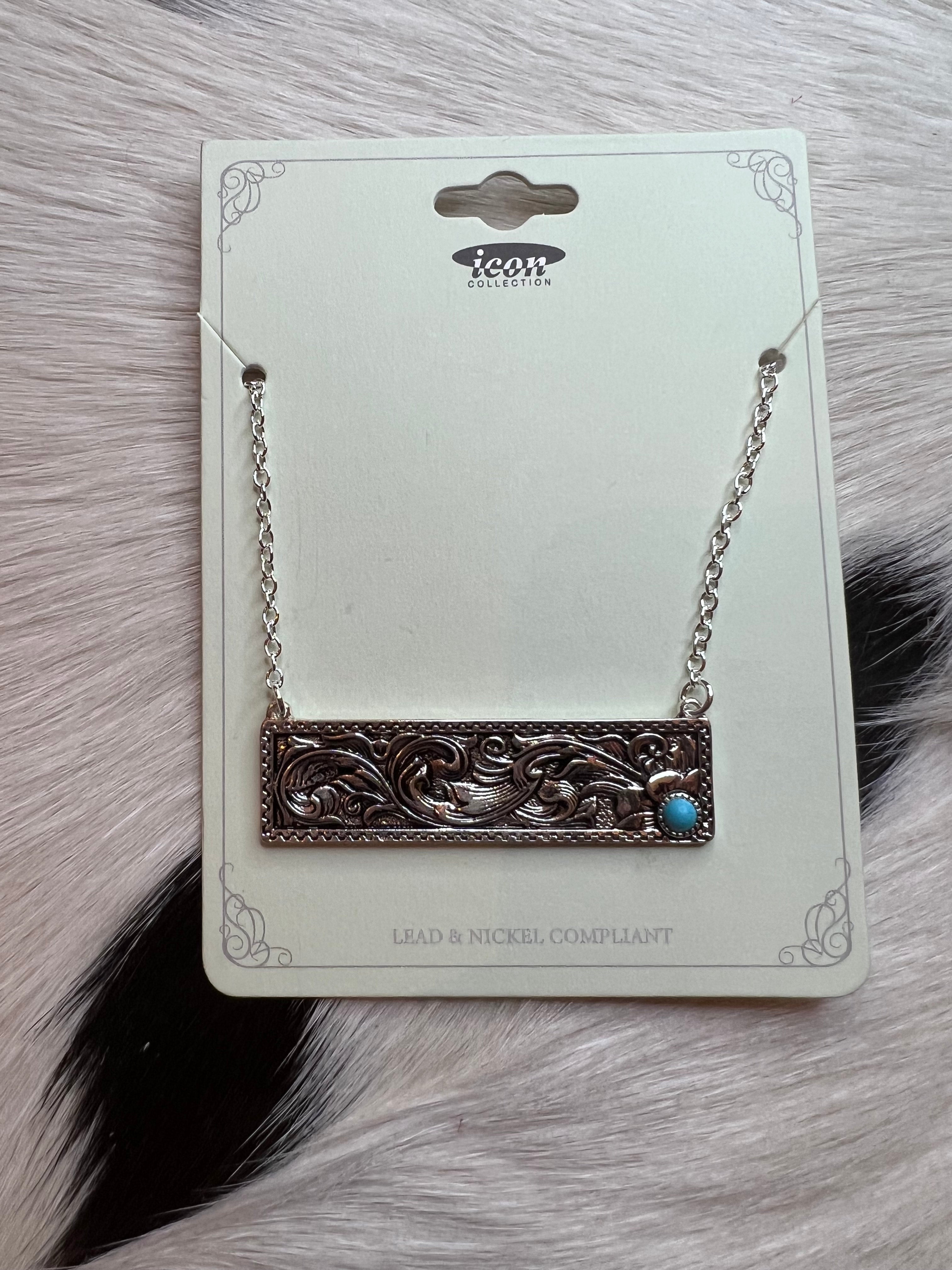 The Celista Bar Necklace