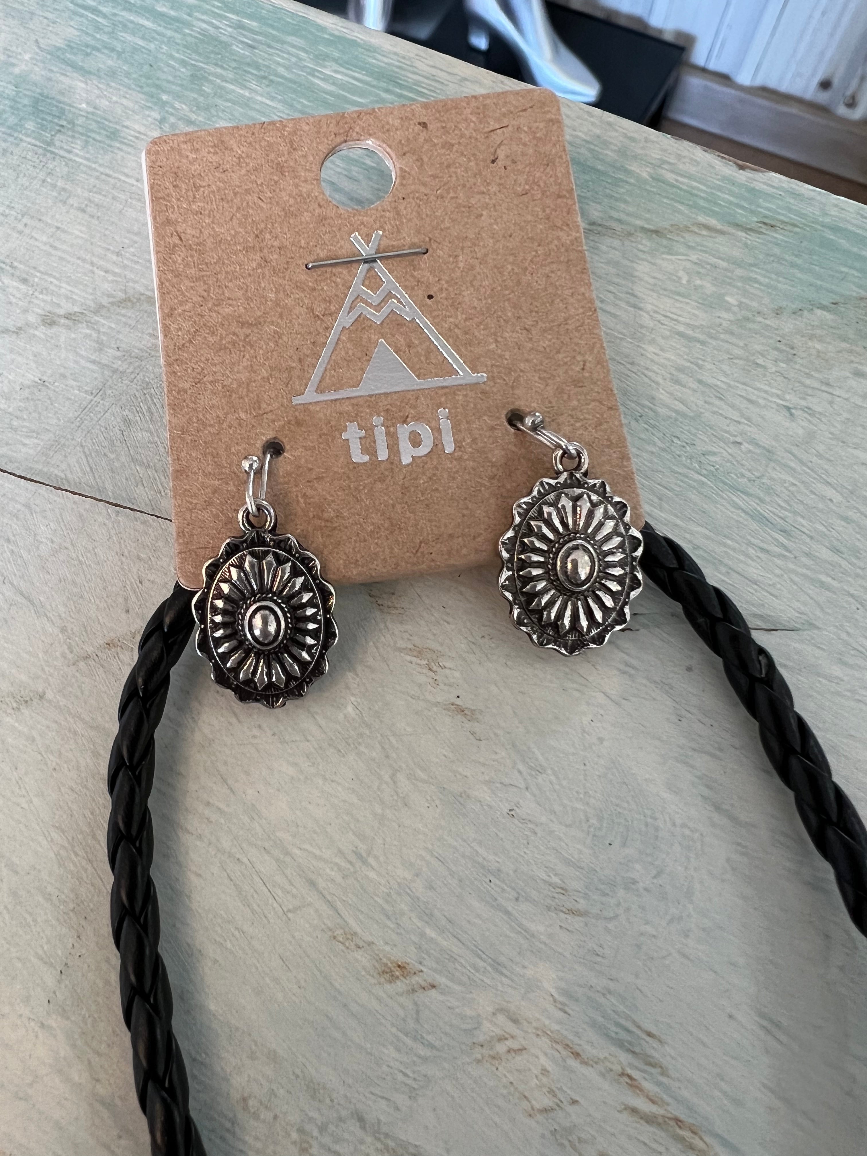 The Doc Holiday Bolo Set