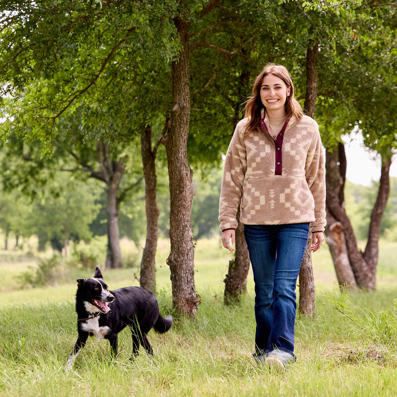 The Simply Arizona Pull-over Sherpa By Ariat