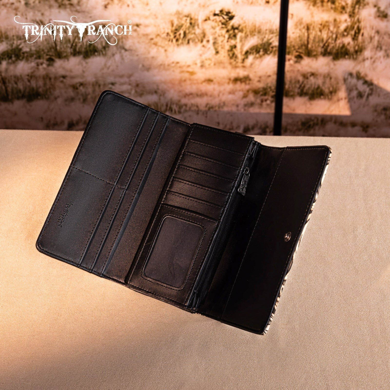 The Savannah Wristlet by Trinity Ranch - Black