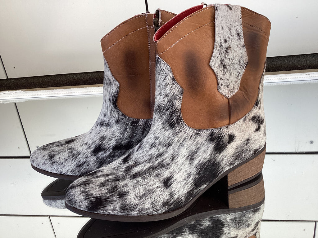Johnny Boot Size 9.5 - Samantha