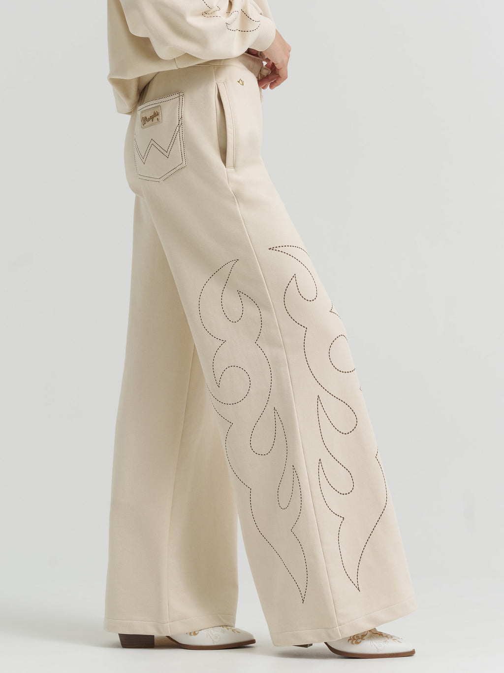 Lainey Wilson X Wrangler Cowboy Sweatpants